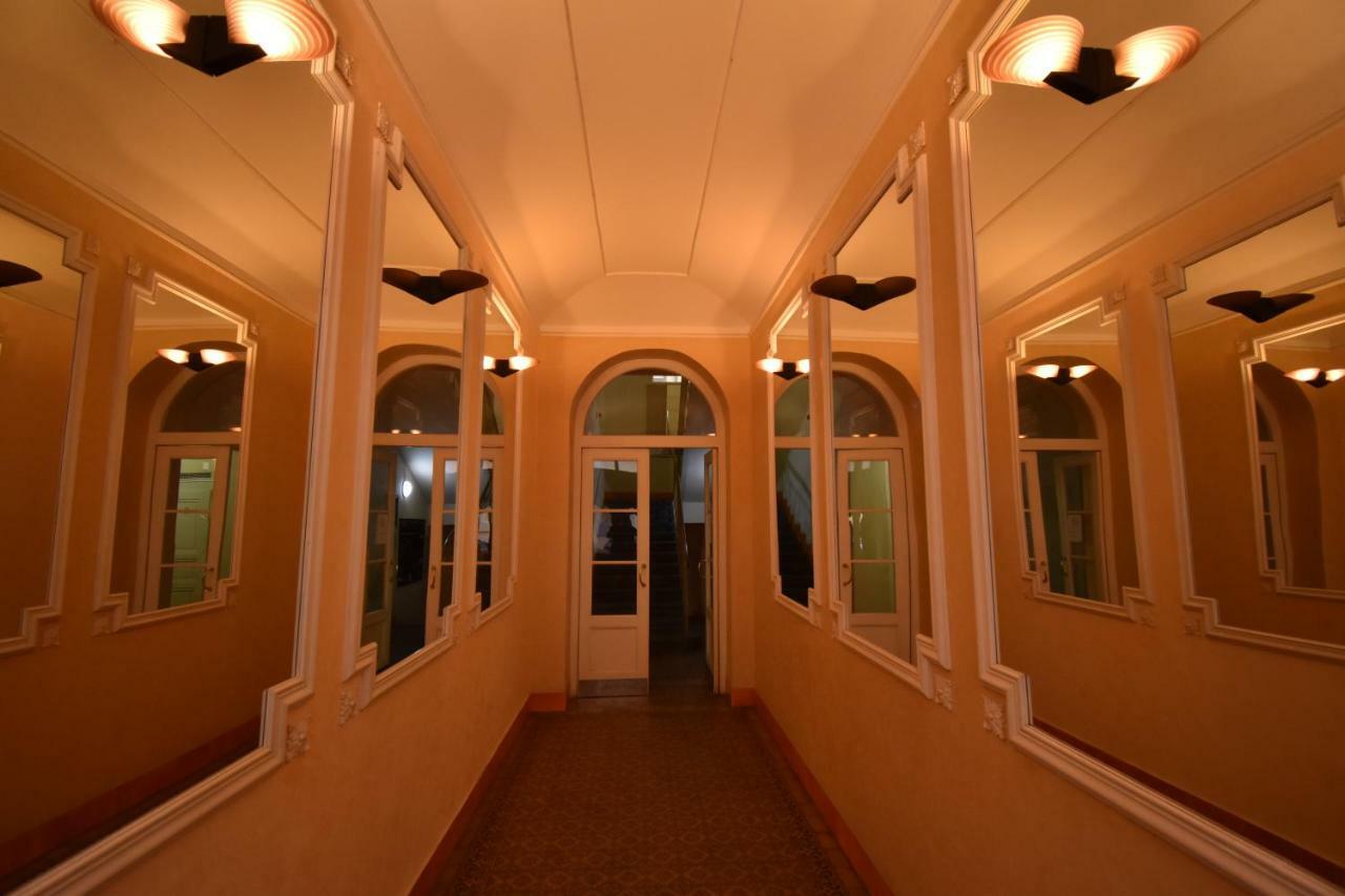 Cozy Flat By The Astronomical Clock Apartment Praga Exterior foto