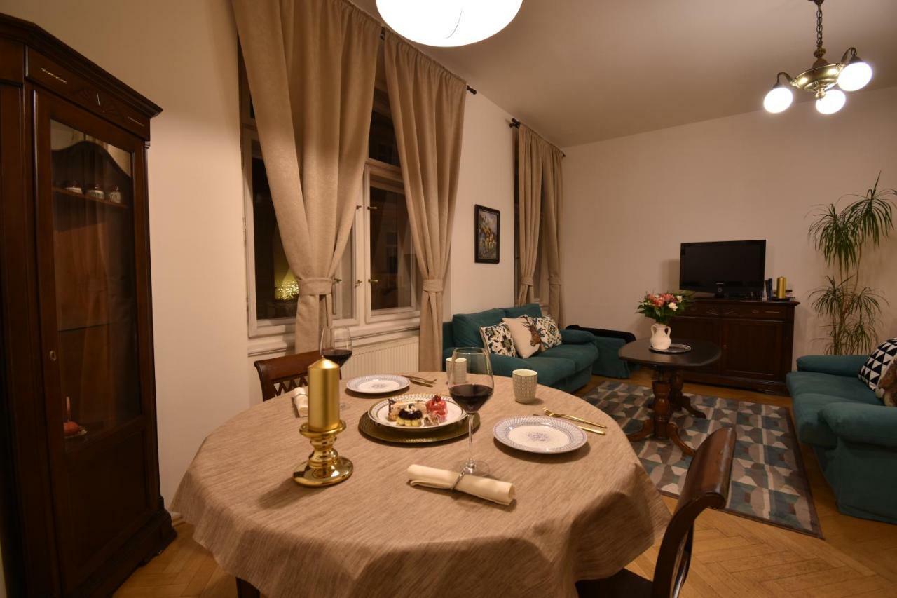Cozy Flat By The Astronomical Clock Apartment Praga Exterior foto