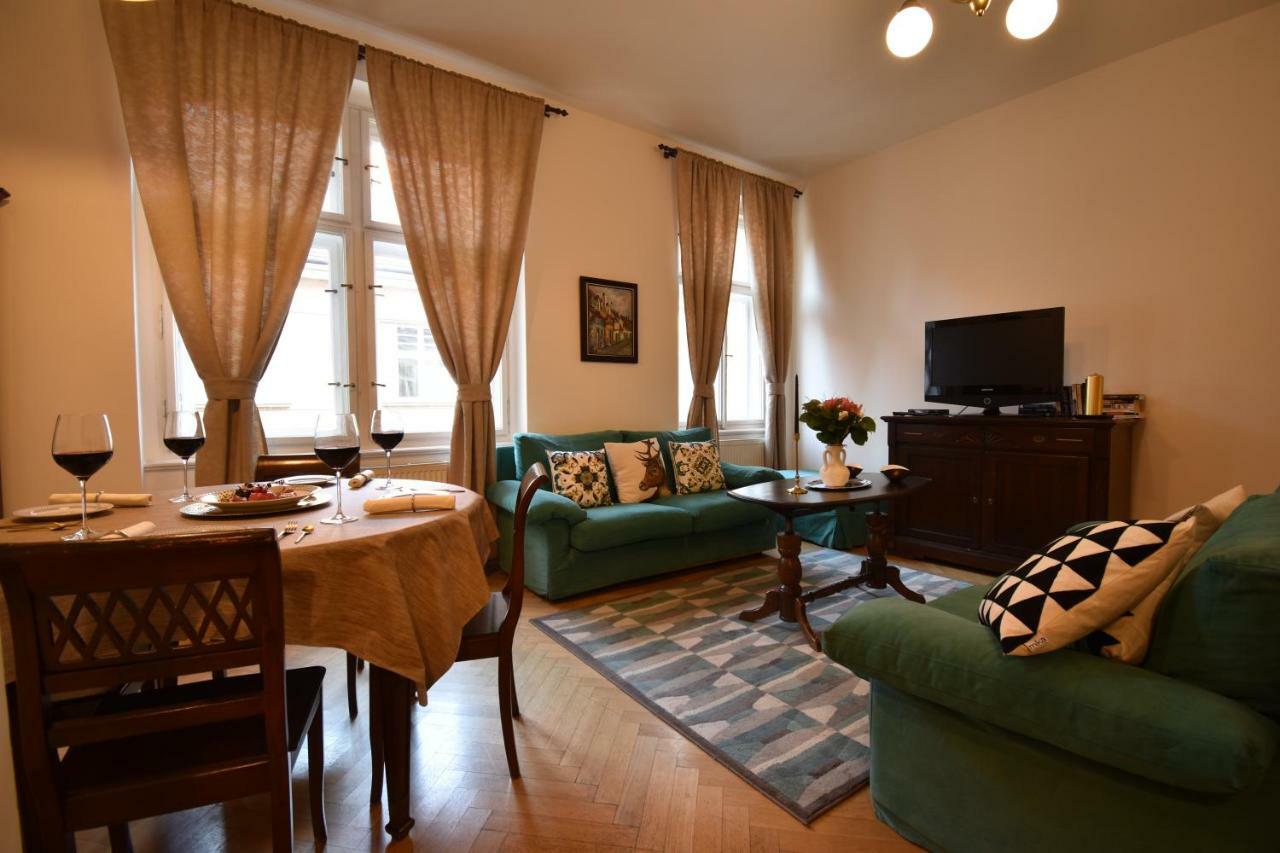 Cozy Flat By The Astronomical Clock Apartment Praga Exterior foto