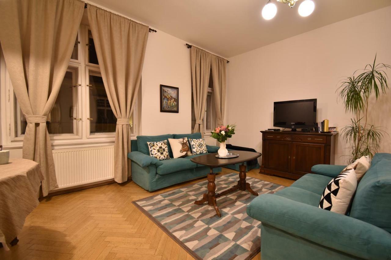 Cozy Flat By The Astronomical Clock Apartment Praga Exterior foto
