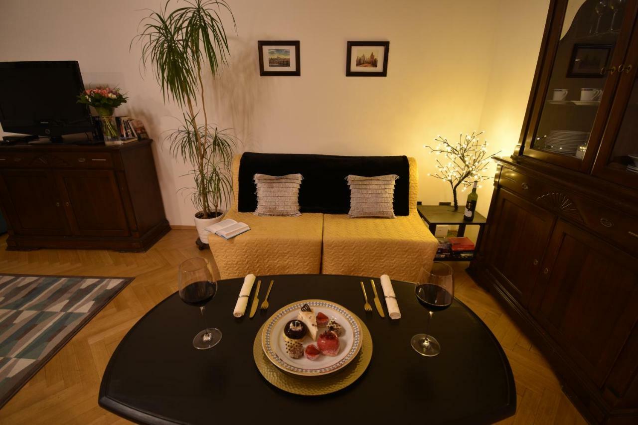 Cozy Flat By The Astronomical Clock Apartment Praga Exterior foto