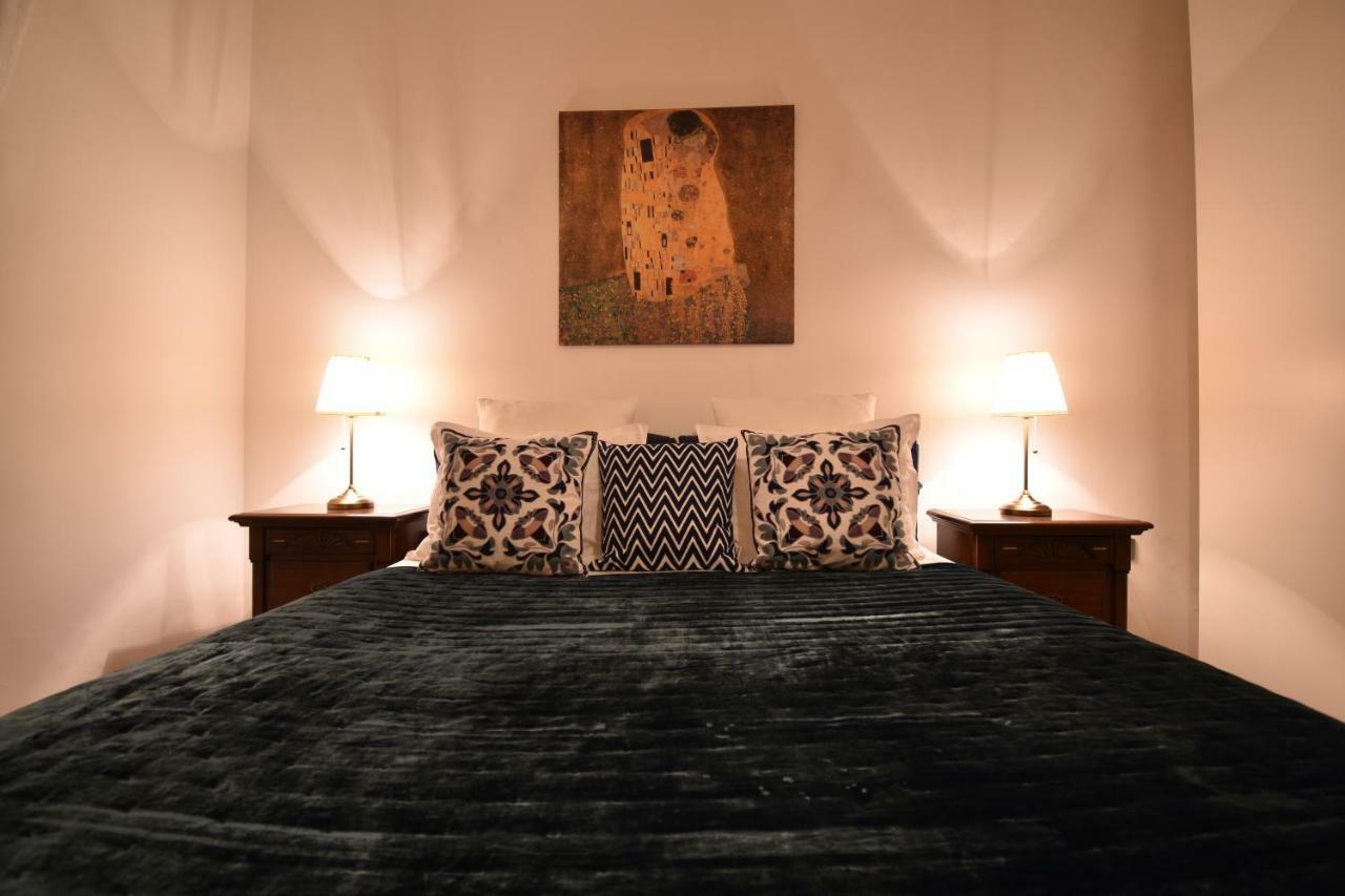 Cozy Flat By The Astronomical Clock Apartment Praga Exterior foto