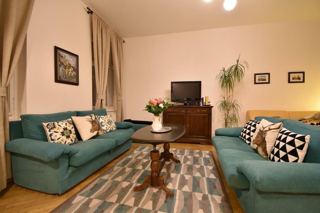 Cozy Flat By The Astronomical Clock Apartment Praga Exterior foto