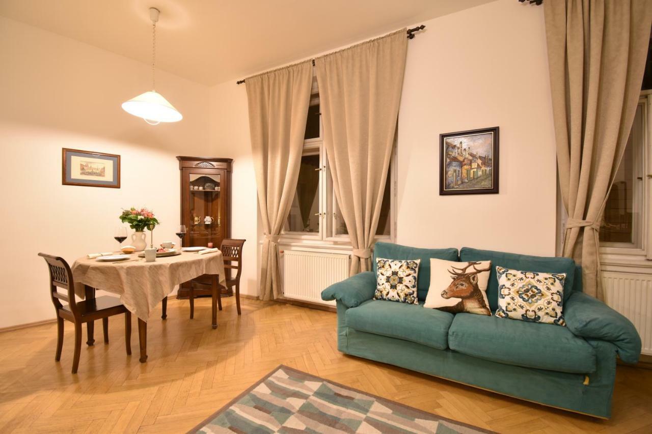 Cozy Flat By The Astronomical Clock Apartment Praga Exterior foto