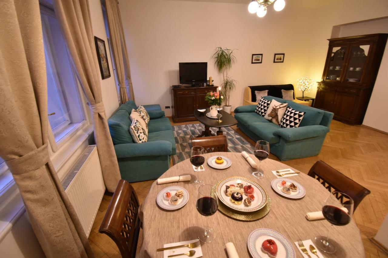 Cozy Flat By The Astronomical Clock Apartment Praga Exterior foto