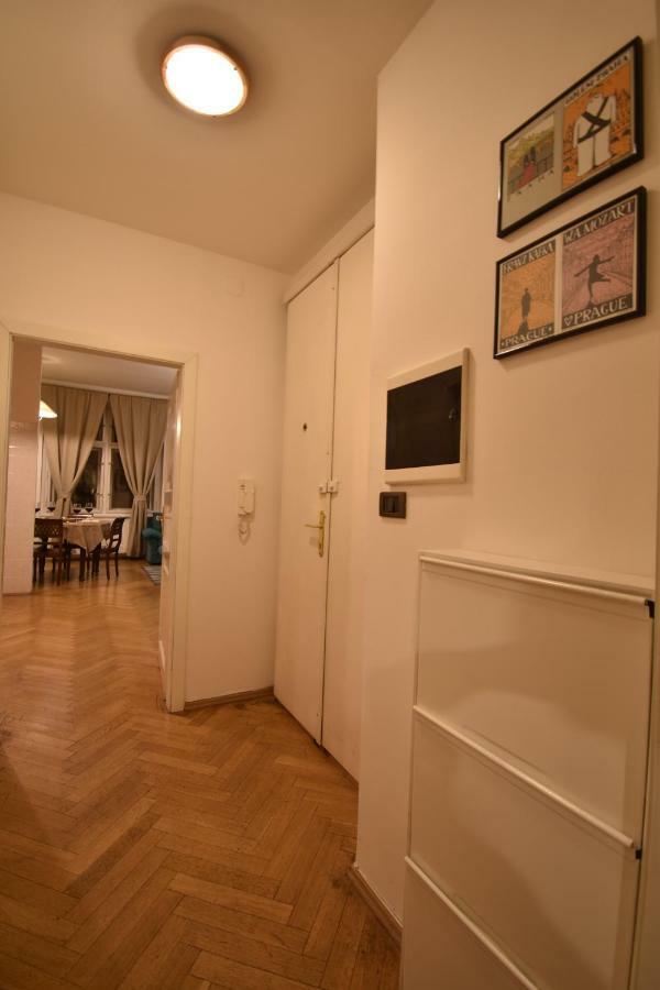 Cozy Flat By The Astronomical Clock Apartment Praga Exterior foto
